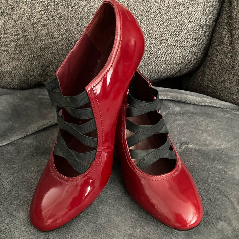 Franco Sarto Red Patent Leather Pumps with Black Straps - Size 8